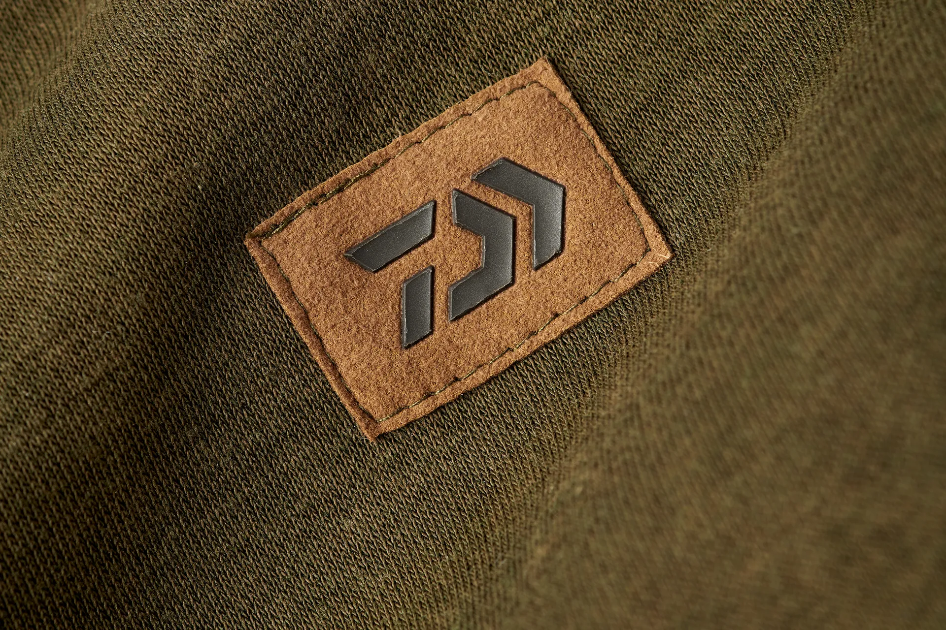 Daiwa Carp Camo Jogger Angeljacke Ansicht 5