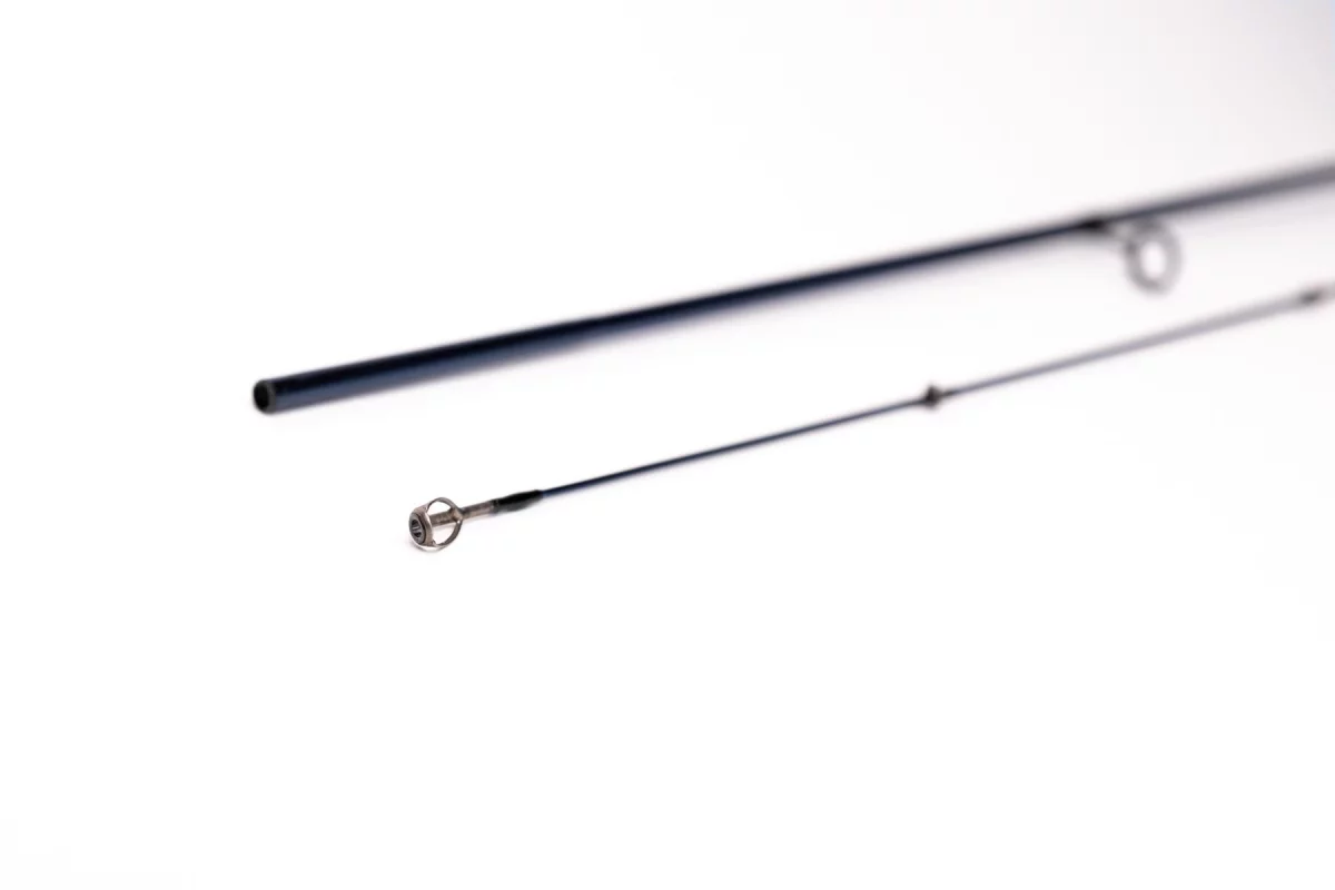MOSTAL Taipan Ultralight 1.90m 1-5g Combo mit Taipan UL Braid Seitenansicht