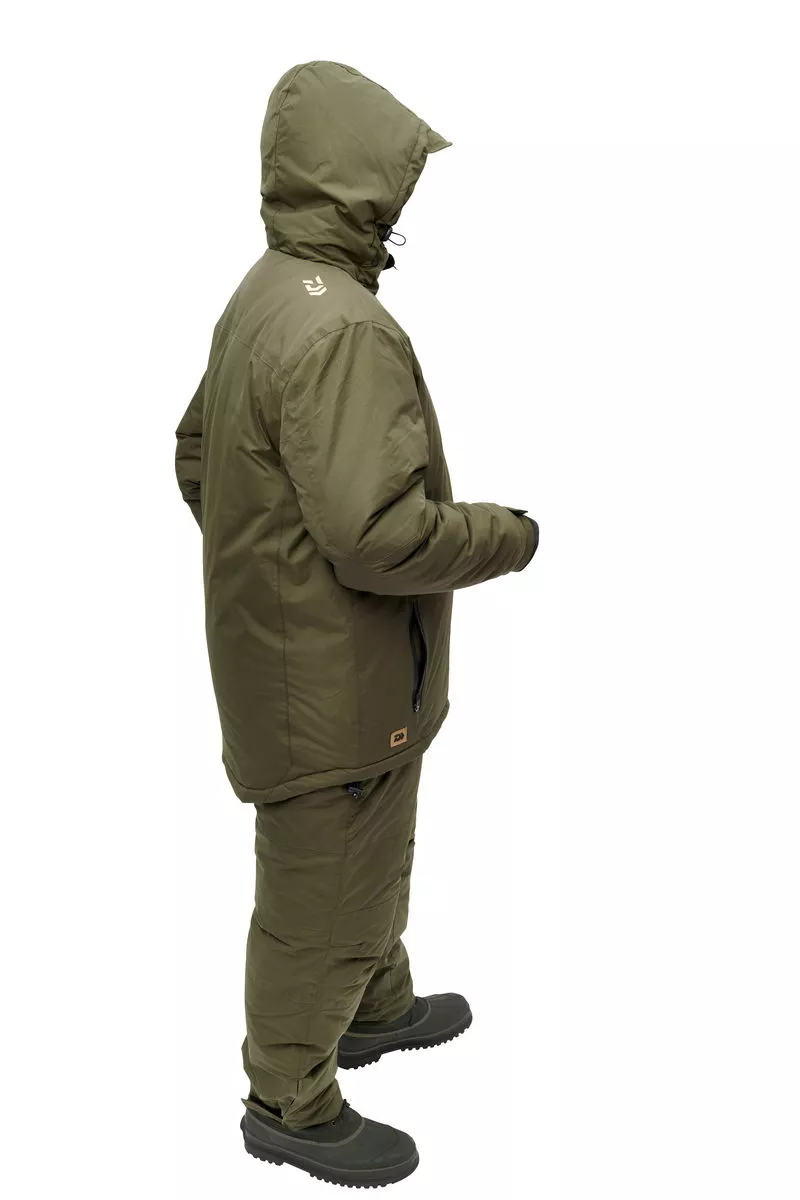 DAIWA Carp Winteranzug XL olivgrün Jacke mit Latzhose